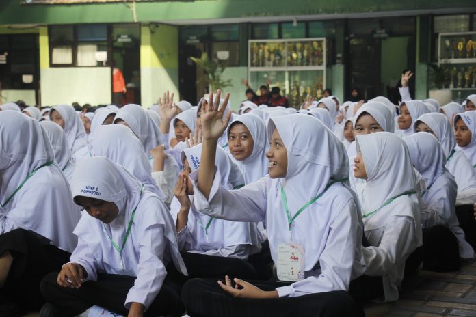 MTsN 2 Ponorogo Bekali Peserta Didik Bijak Berinternet dan Bermedia Sosial