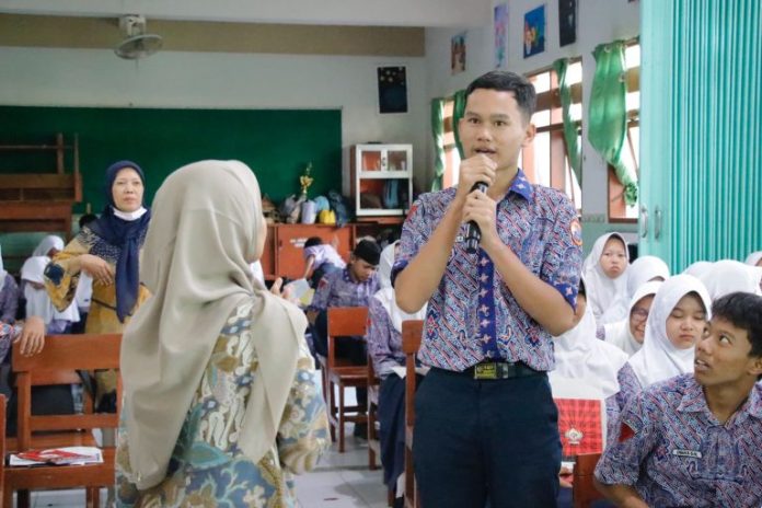 Sosialisasi Konten Digital, SMPN 4 Ponorogo Undang Analis Berita Dinas Kominfo
