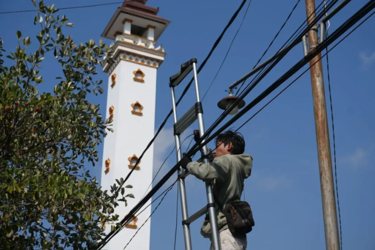 Tertibkan Kabel Fiber Optik di Kawasan Tegalsari, Pemutusan Tunggu Batas Waktu Habis