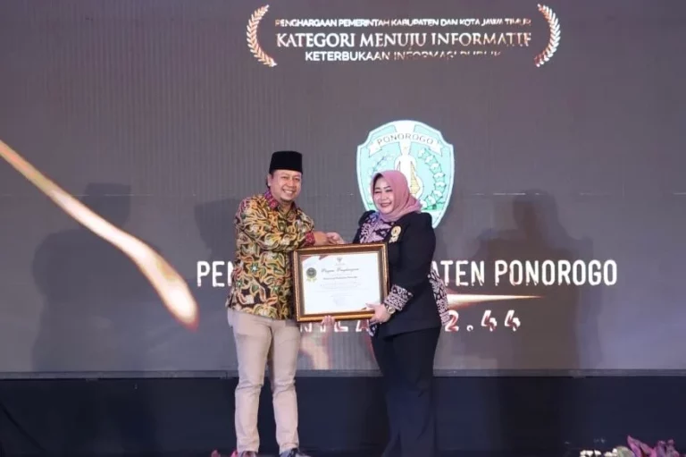 Pemkab Ponorogo Raih KI Awards Jawa Timur 2025, Lisdyarita Canangkan Naik Peringkat