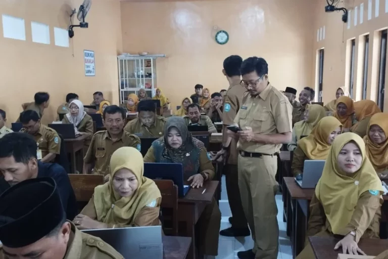 Dinas Kominfo dan Statistik Ponorogo Dampingi 532 Kepala Sekolah Terapkan TTE